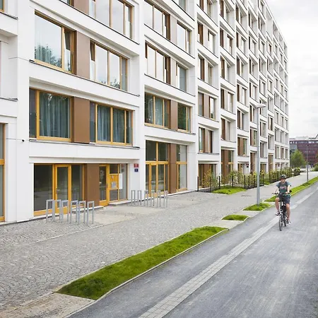 Vista Riverside Suites * Πράγα